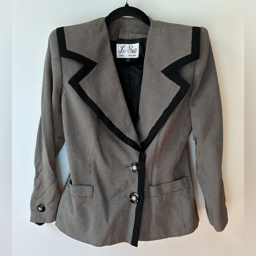 Vintage blazer / skirt set from Paris!